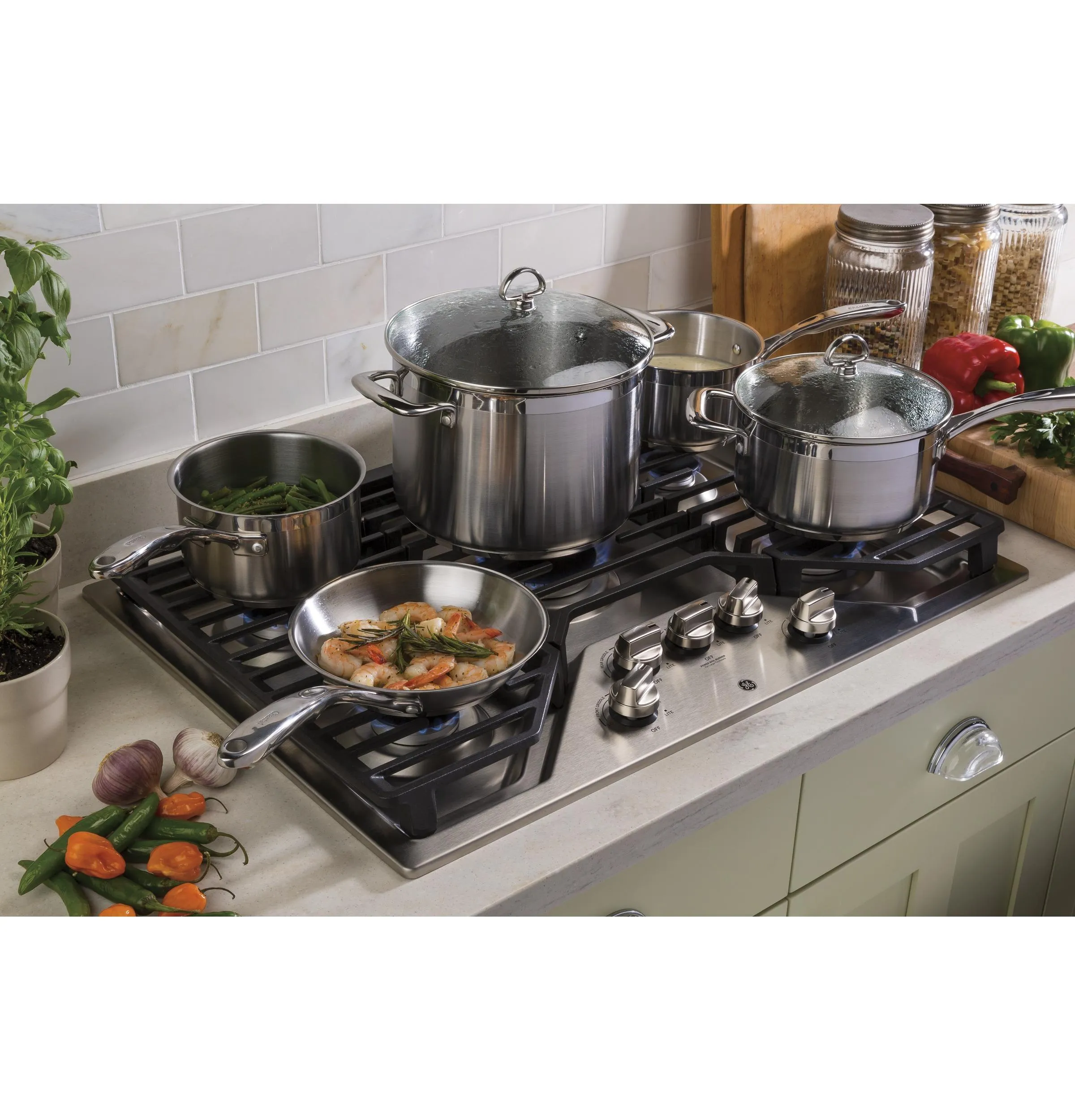 JGP5030SLSS GE® 30" Built-In Gas Cooktop with 5 Burners and Dishwasher Safe Grates