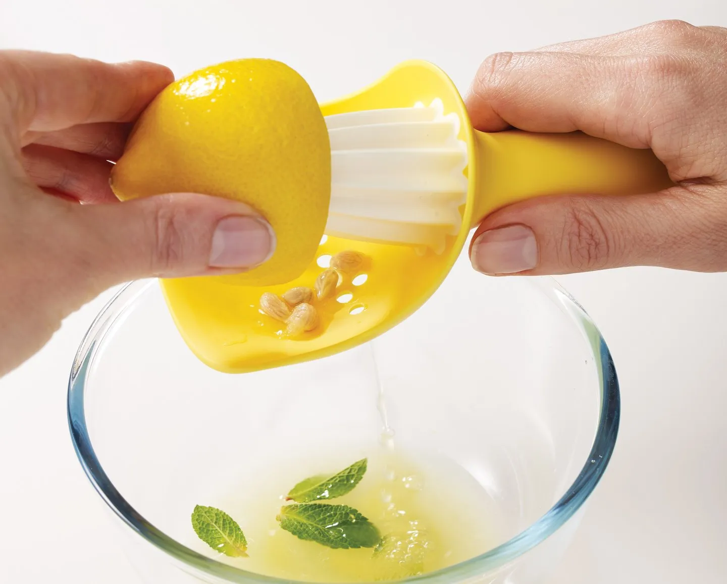 Joseph Joseph™ Citrus Reamer with pip Catcher